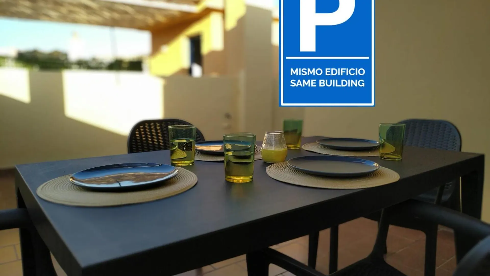 Malaga Yellow Duplex Free Parking And Terrace